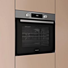 Hotpoint HOEU25CZXUK Built In Electric Single Oven 