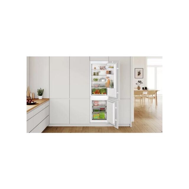 Bosch KIN86NSE0G Integrated 60/40 Frost Frost Fridge Freezer